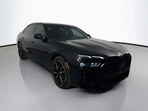 Used 2024 BMW 760i xDrive AWD/4WD image 3