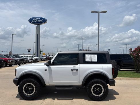 Used 2023 Ford Bronco Big Bend w/ Sasquatch Package AWD/4WD image 2