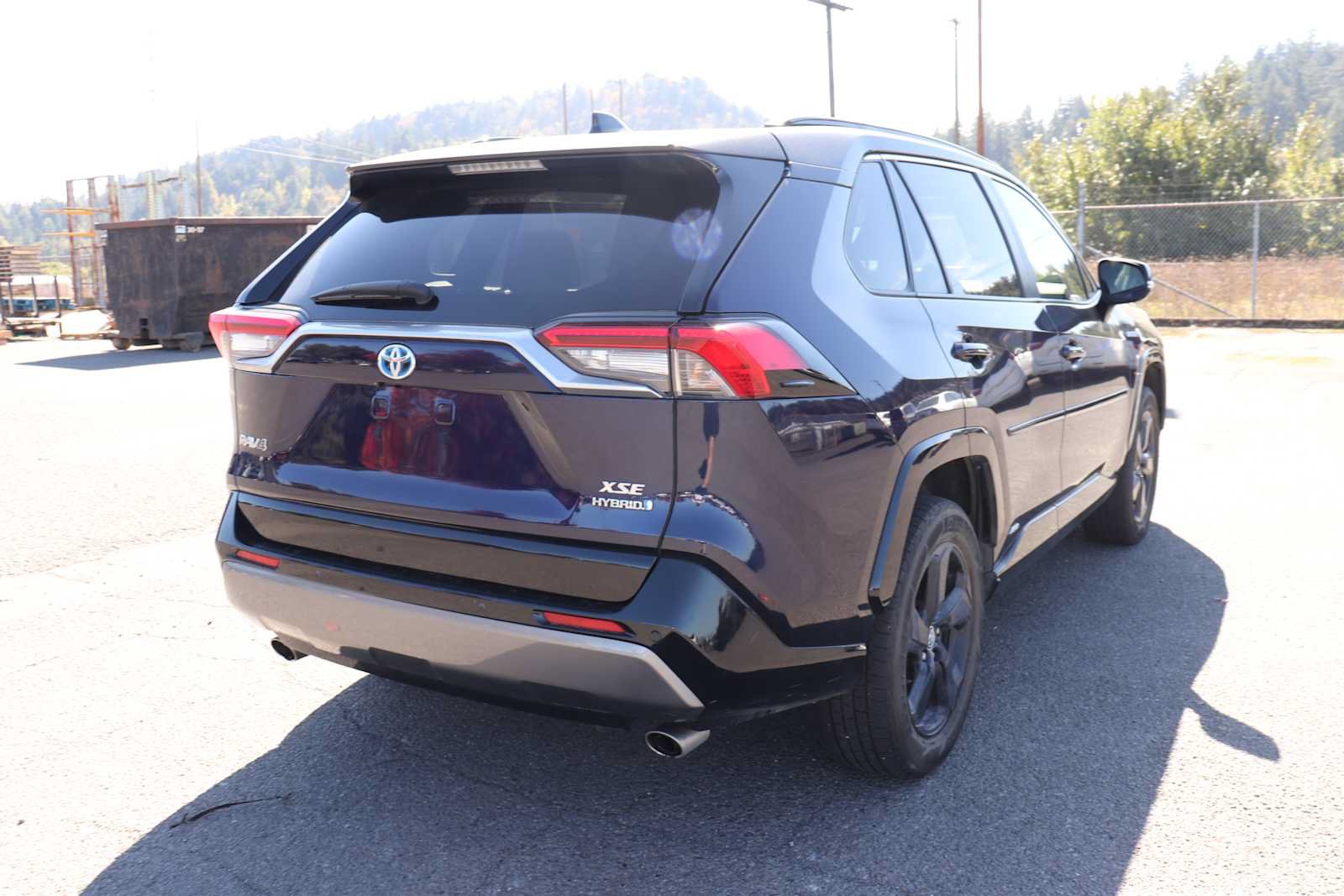 Used 2019 Toyota RAV4 XSE AWD/4WD image 5