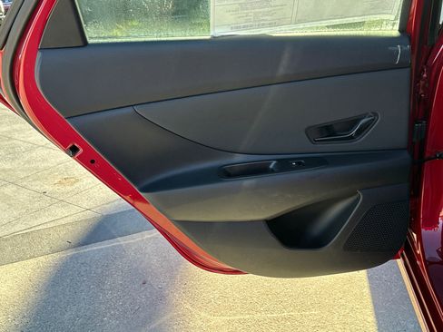 Certified 2025 Hyundai Elantra Sport image 21