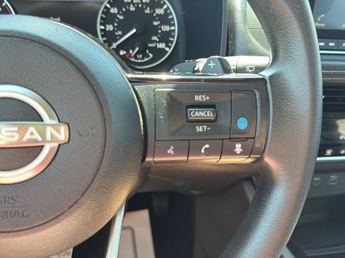Used 2022 Nissan Rogue SV AWD/4WD image 23