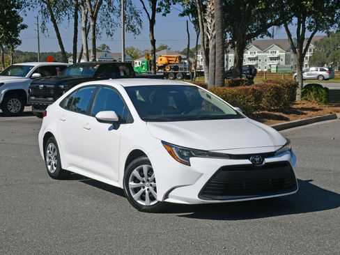 Certified 2023 Toyota Corolla LE image 6