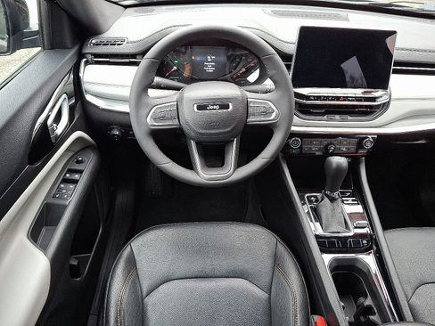 Certified 2023 Jeep Compass Limited AWD/4WD image 12