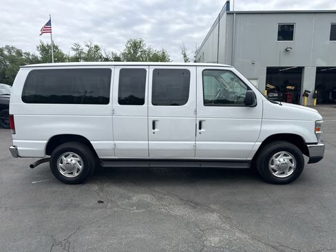 Used 2012 Ford E-350 and Econoline 350 XLT RWD image 2