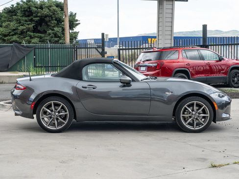 Used 2023 MAZDA MX-5 Miata Grand Touring RWD image 10