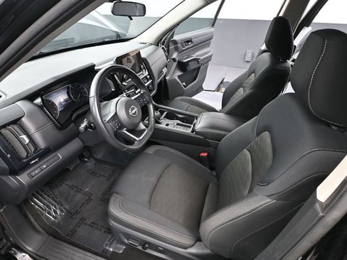Used 2024 Nissan Pathfinder SV FWD image 21