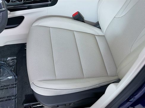 Certified 2023 Buick Envision Essence AWD/4WD image 18