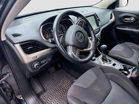 Used 2015 Jeep Cherokee Latitude w/ Comfort/Convenience Group AWD/4WD image 13