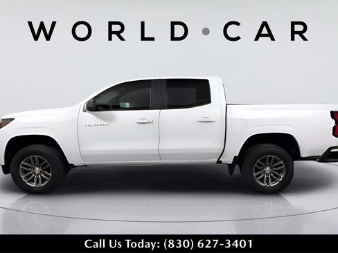 Used 2024 Chevrolet Colorado LT w/ LT Convenience Package image 5