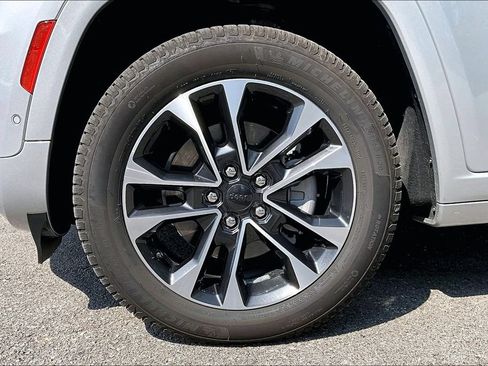 Used 2022 Jeep Grand Cherokee L Overland AWD/4WD image 11