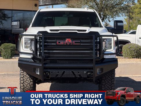 Used 2022 GMC Sierra 2500 AT4 image 2