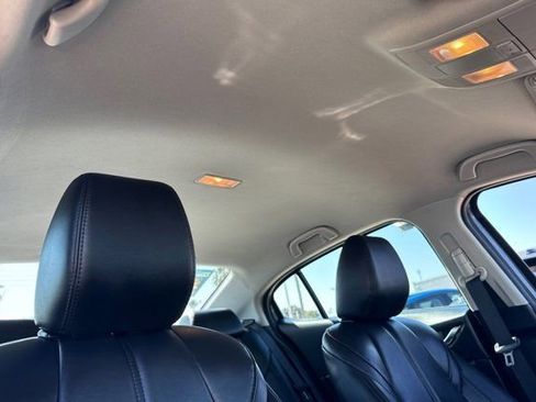 Used 2018 MAZDA MAZDA3 Touring image 18