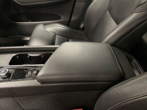 Used 2022 Volvo XC60 T8 Inscription w/ Advanced Package image 21