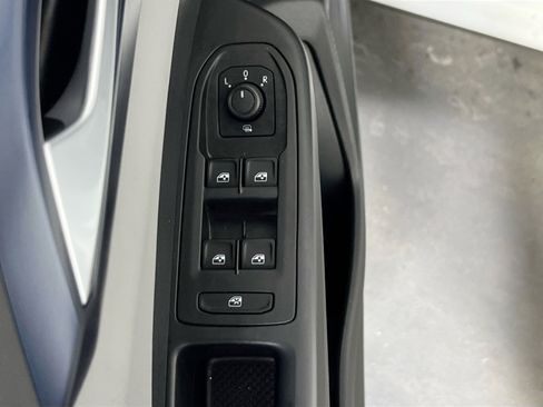 Used 2022 Volkswagen Taos SE AWD/4WD image 17