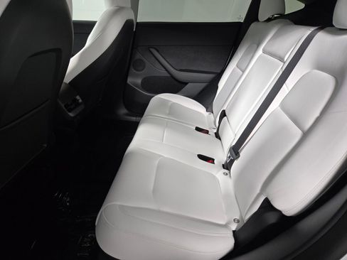 Used 2022 Tesla Model Y Long Range image 5