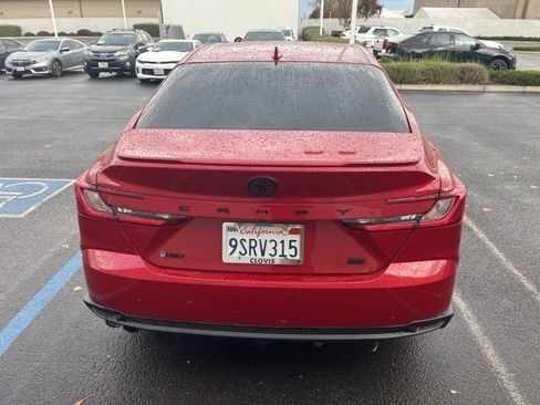 Used 2025 Toyota Camry SE image 6