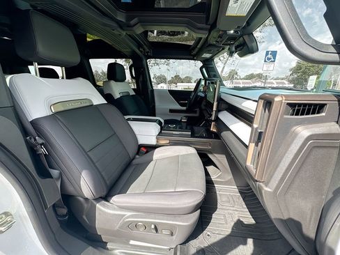 Used 2025 GMC Hummer EV 2X image 30