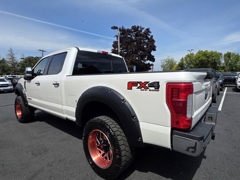Used 2019 Ford F350 Lariat w/ Lariat Ultimate Package image 5