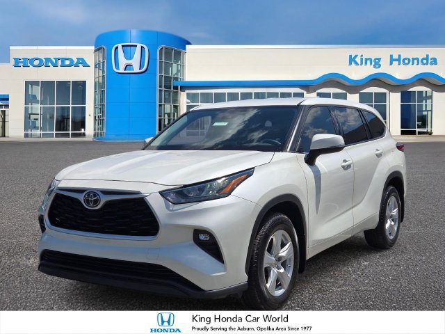 Used 2020 Toyota Highlander LE AWD/4WD image 1