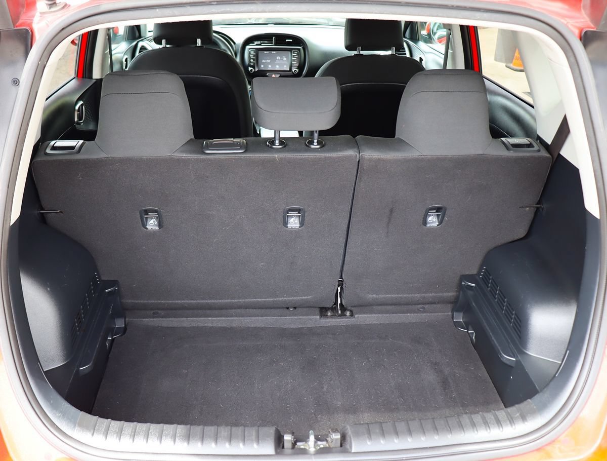 Used 2020 Kia Soul LX FWD image 23