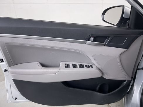 Used 2020 Hyundai Elantra Value Edition FWD image 10