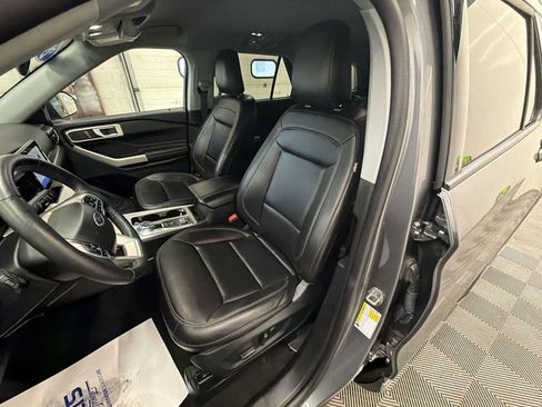 Used 2023 Ford Explorer XLT w/ Equipment Group 202A AWD/4WD image 13