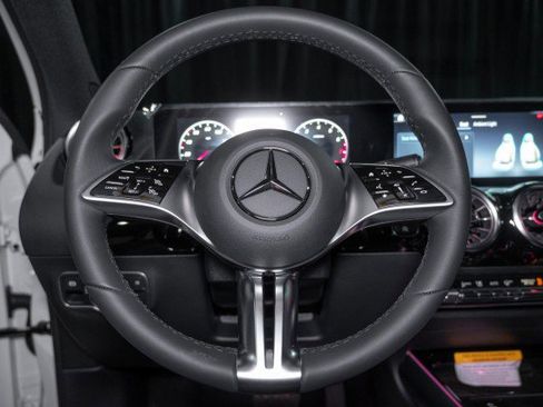 Used 2026 Mercedes-Benz GLA 250 image 21