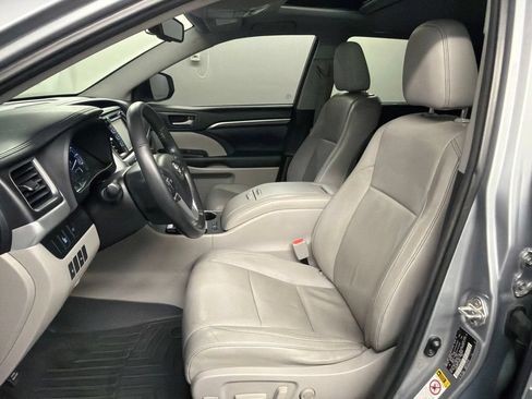 Used 2015 Toyota Highlander Limited AWD/4WD image 29