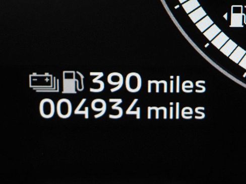 Used 2025 Mitsubishi Outlander SEL image 26