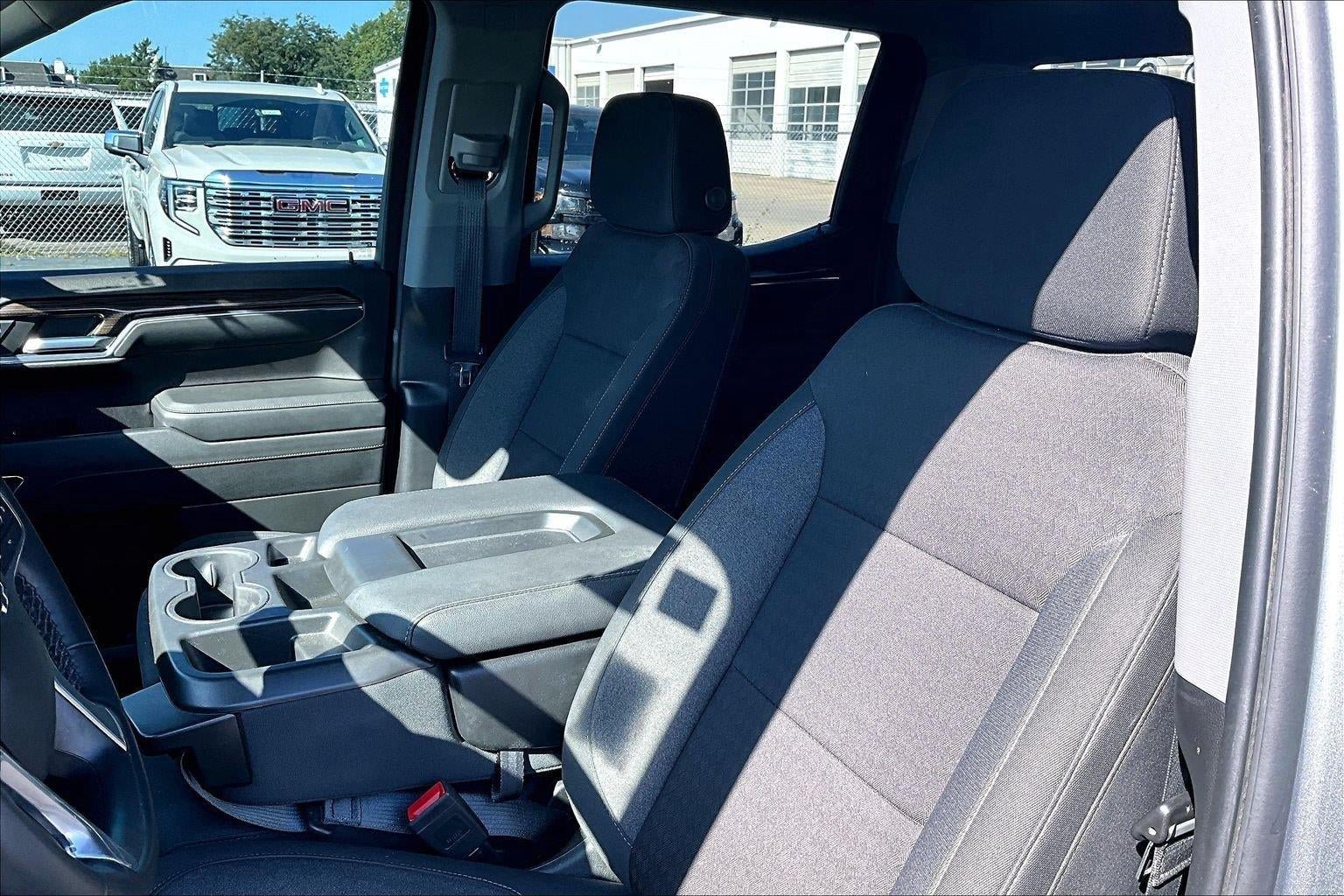 Used 2024 Chevrolet Silverado 1500 RST w/ Z71 Off-Road Package AWD/4WD image 23