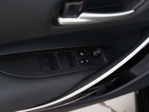 Used 2025 Toyota Corolla XSE FWD image 18