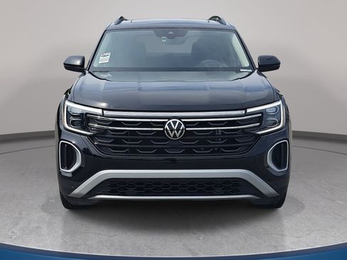 Used 2024 Volkswagen Atlas Peak Edition SEL AWD/4WD image 2