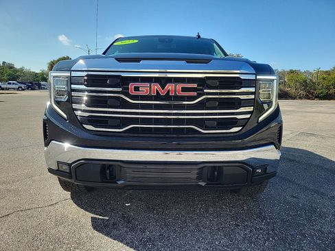 Used 2022 GMC Sierra 1500 SLT w/ SLT Convenience Package image 4