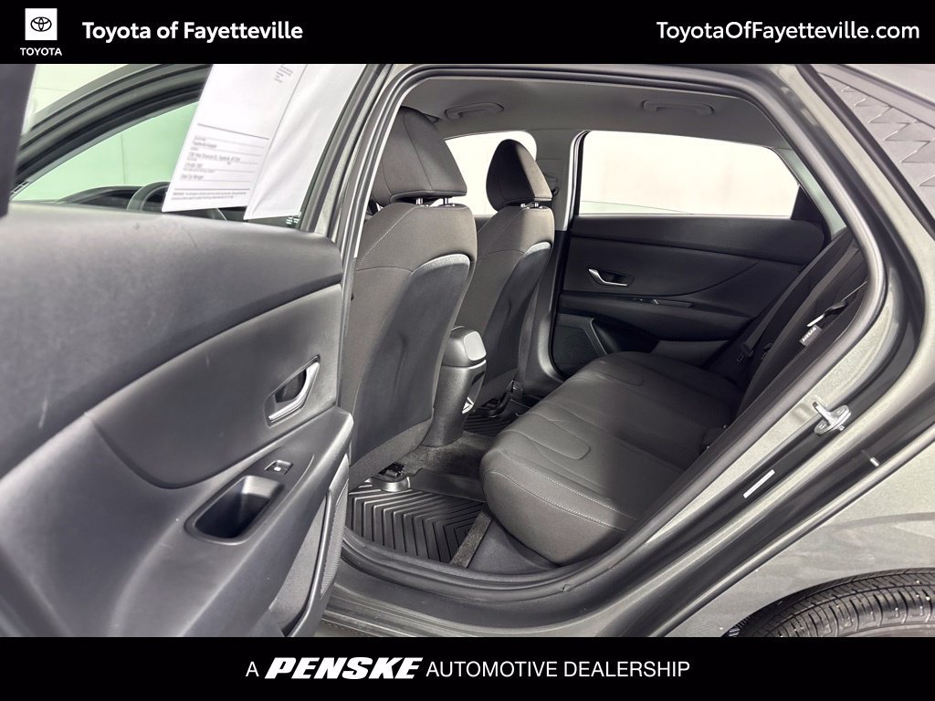 Used 2024 Hyundai Elantra SEL FWD image 23