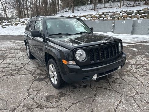 Used 2014 Jeep Patriot Limited w/ Sun/Sound Group image 7