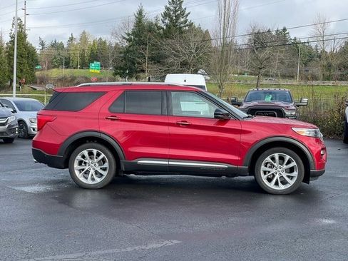 Certified 2021 Ford Explorer Platinum w/ Equipment Group 601A image 2
