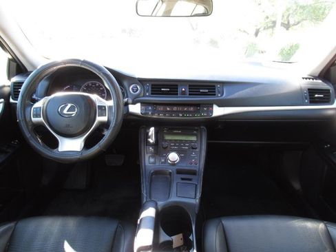 Used 2013 Lexus CT 200h image 18