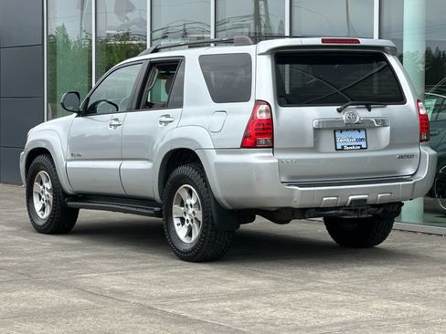 Used 2006 Toyota 4Runner SR5 AWD/4WD image 5