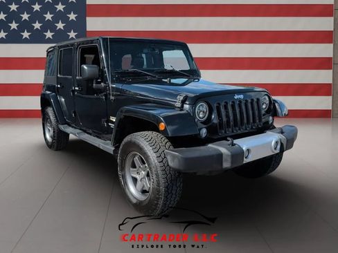 Used 2015 Jeep Wrangler Unlimited Sahara w/ Max Tow Package AWD/4WD image 5