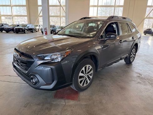 Used 2025 Subaru Outback Premium image 7