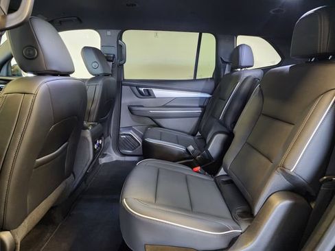 Used 2025 Buick Enclave Preferred image 15