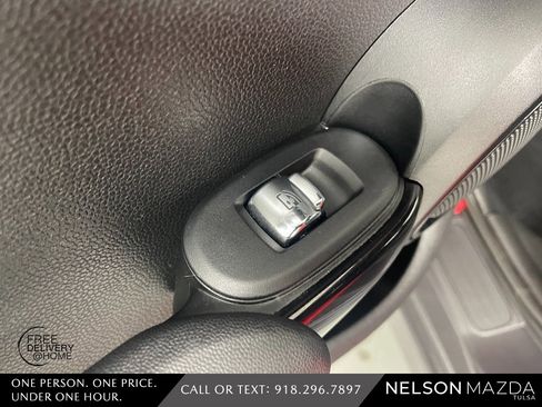 Used 2022 MINI Cooper 4-Door Hardtop image 39