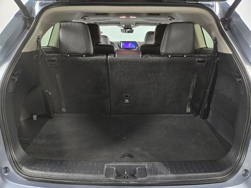 Used 2024 Toyota Highlander XLE image 28