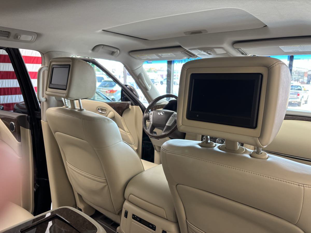 Used 2017 INFINITI QX80 2WD w/ Driver Assistance Package image 28