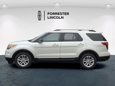 Used 2015 Ford Explorer XLT w/ Equipment Group 202A image 6