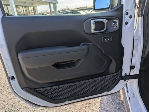 New 2026 Jeep Gladiator Sport AWD/4WD image 10