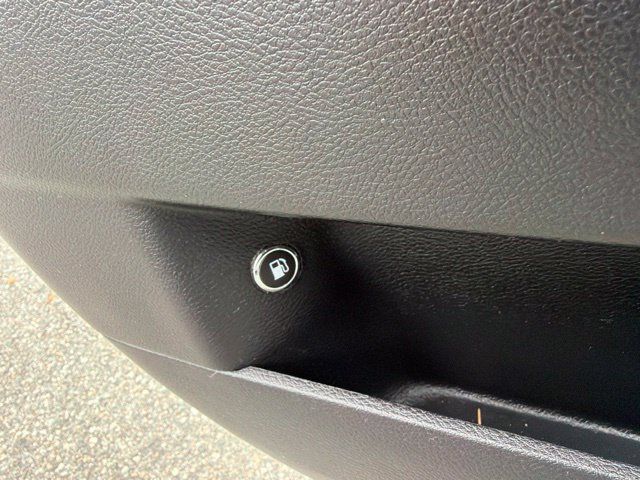 Used 2020 Chrysler 300 S RWD image 13