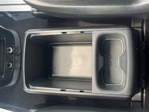 Used 2018 Dodge Grand Caravan SE FWD image 31