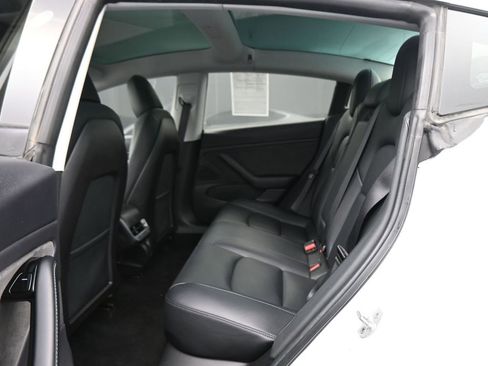 Used 2019 Tesla Model 3 Standard Range Plus image 15