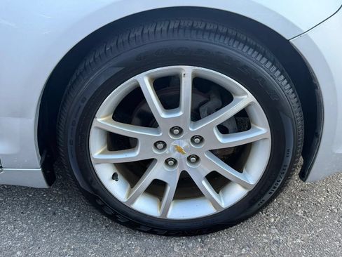Used 2011 Chevrolet Malibu LTZ FWD image 12